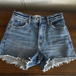 A&F 90s relaxed cutoff shorts 26